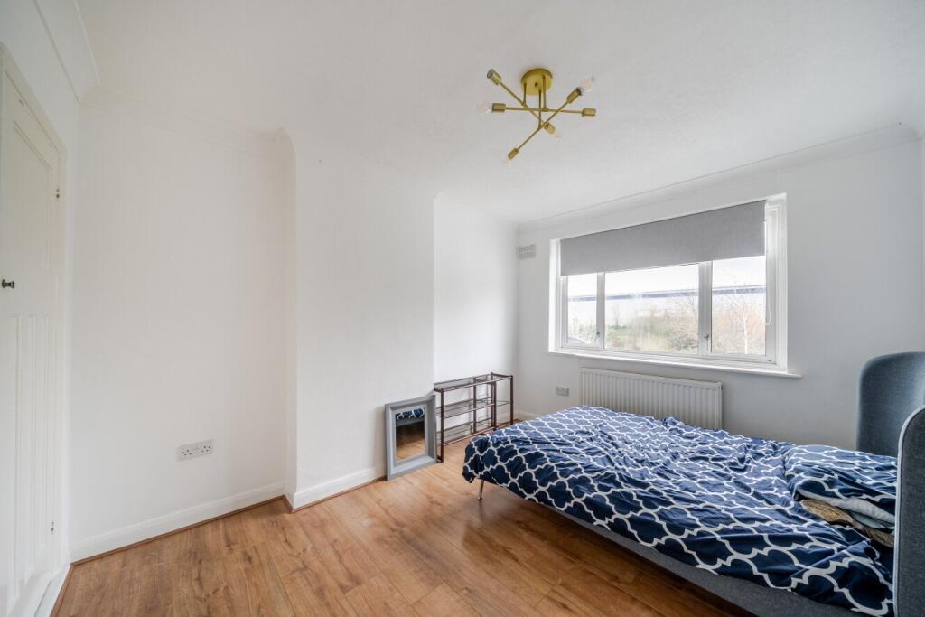 Selworthy Road, London, SE6 photo 3