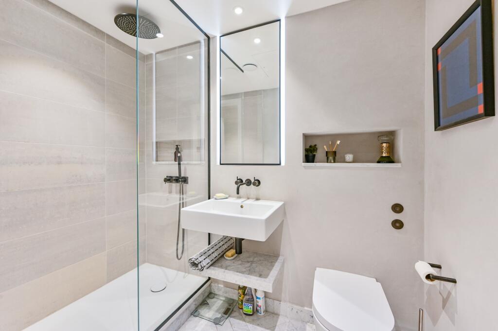 Apartment in London - View 5