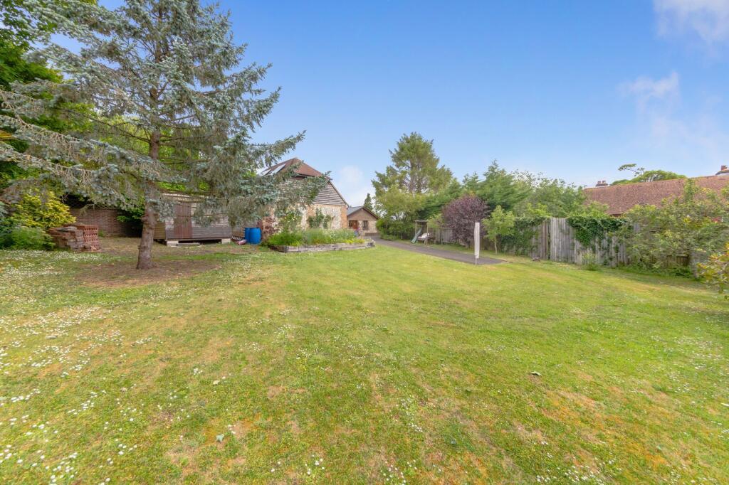 The Street, Offham, BN7 photo 3