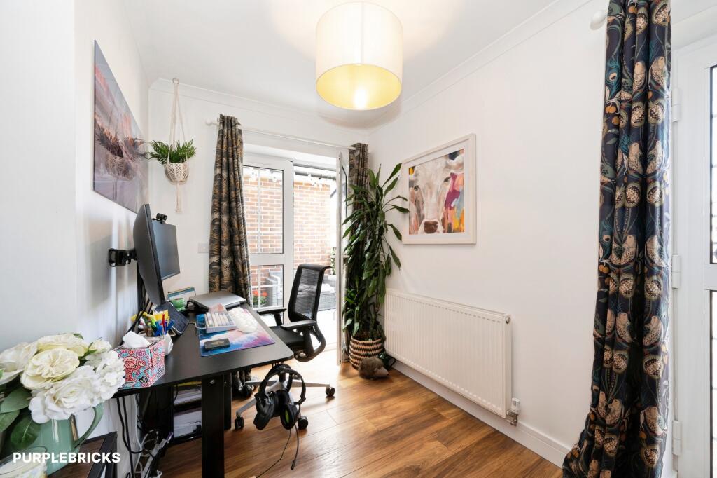 Apartment in Guildford - View 3