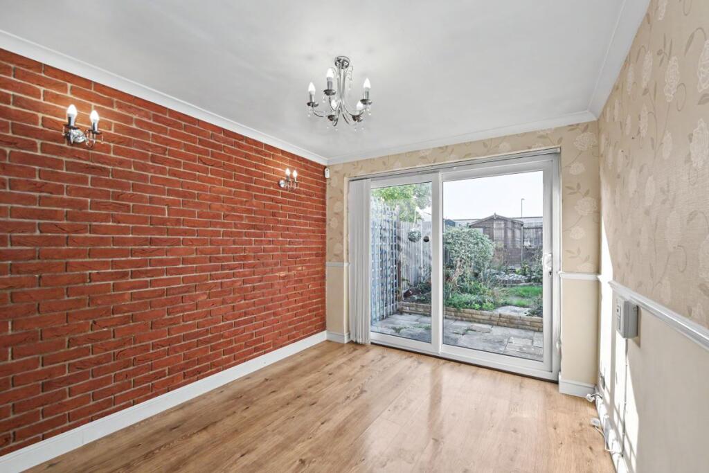House in Southend-on-Sea - View 4