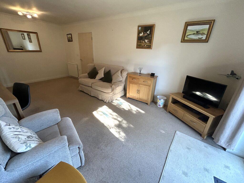 6 Kiln Avenue, Mirfield, WF14 0HU photo 2