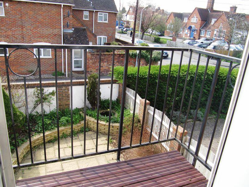 Apartment in Slough - View 5