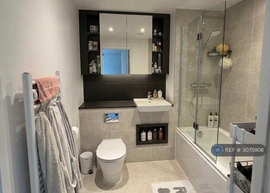 Apartment in London - More