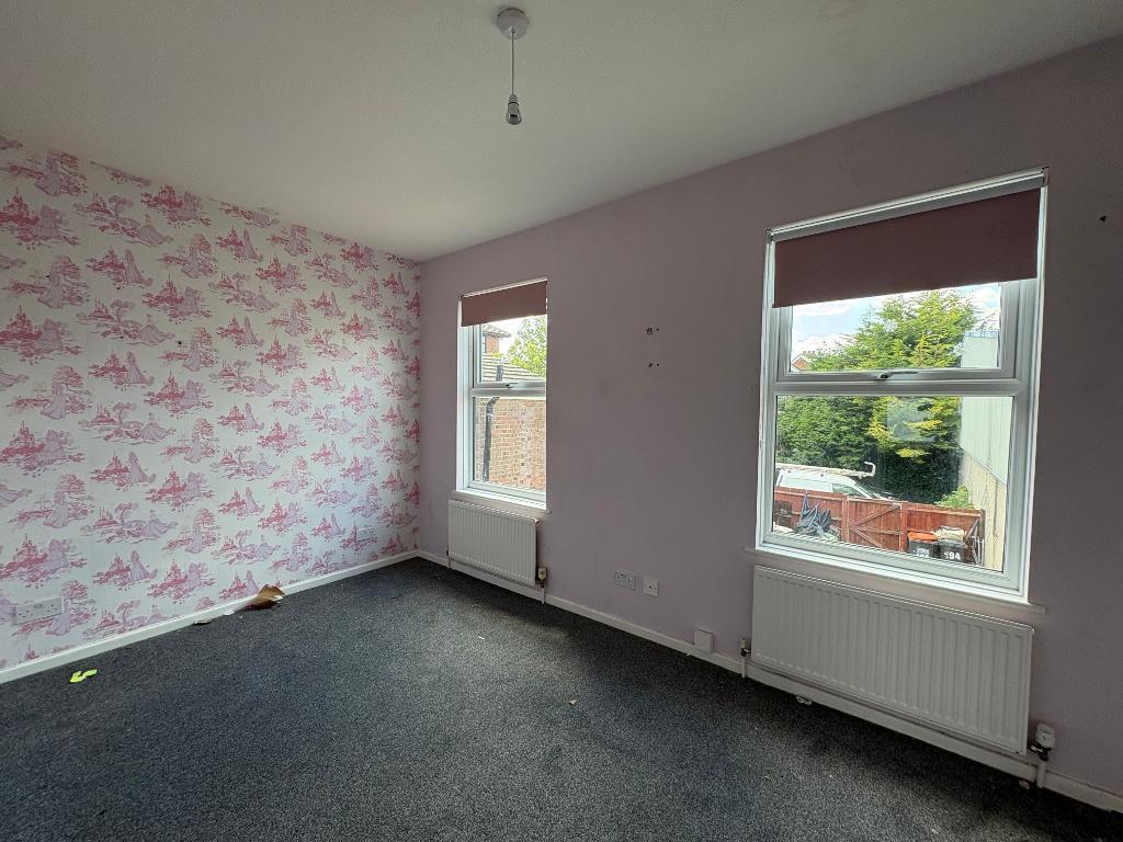 High Street South, Dunstable, Bedfordshire, LU6 3HS photo 5