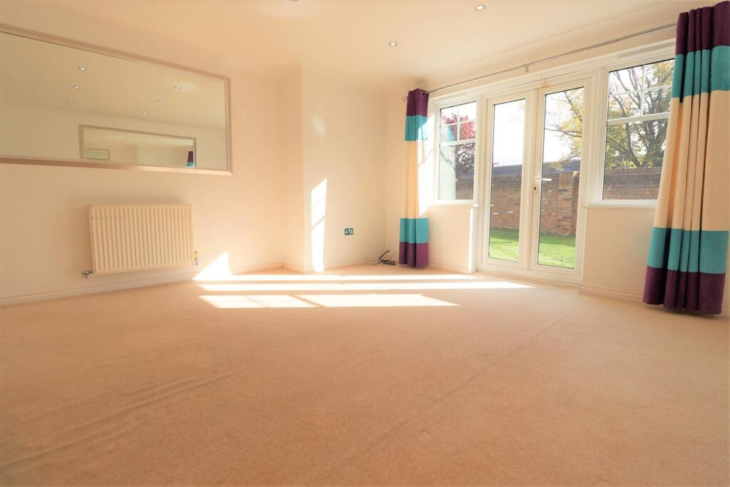 Apartment in London, Ickenham - View 5