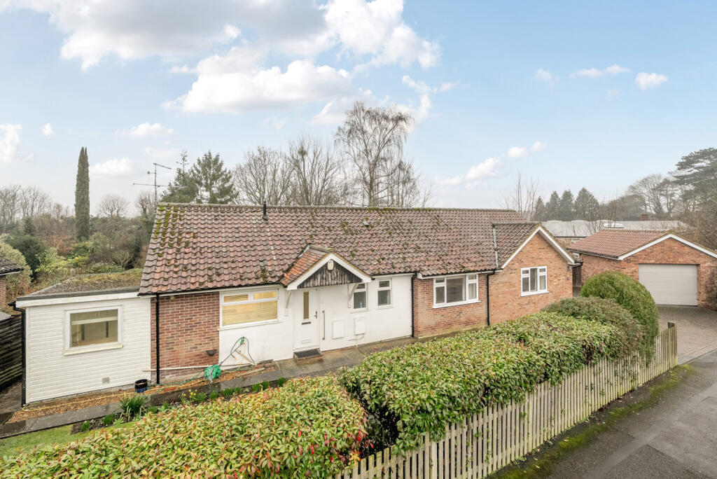 Main image of property: Beverley Gardens, Wargrave, Reading, Berkshire, RG10