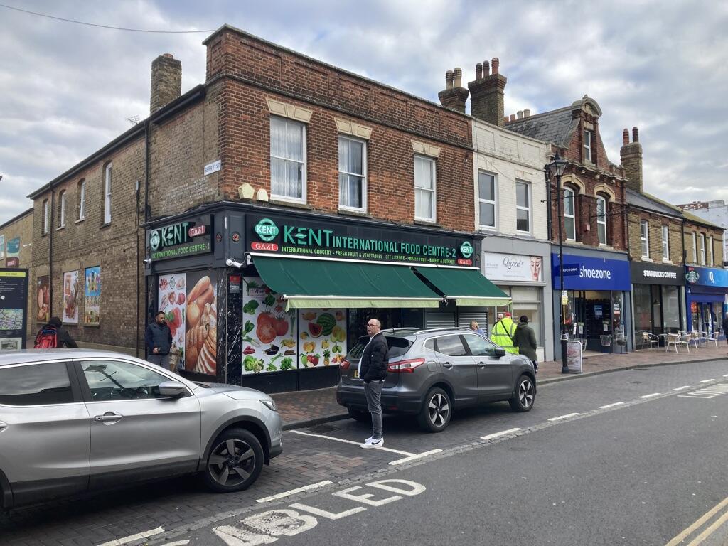 Main image of property: 98 High Street, Sittingbourne, Kent, ME10 4PH