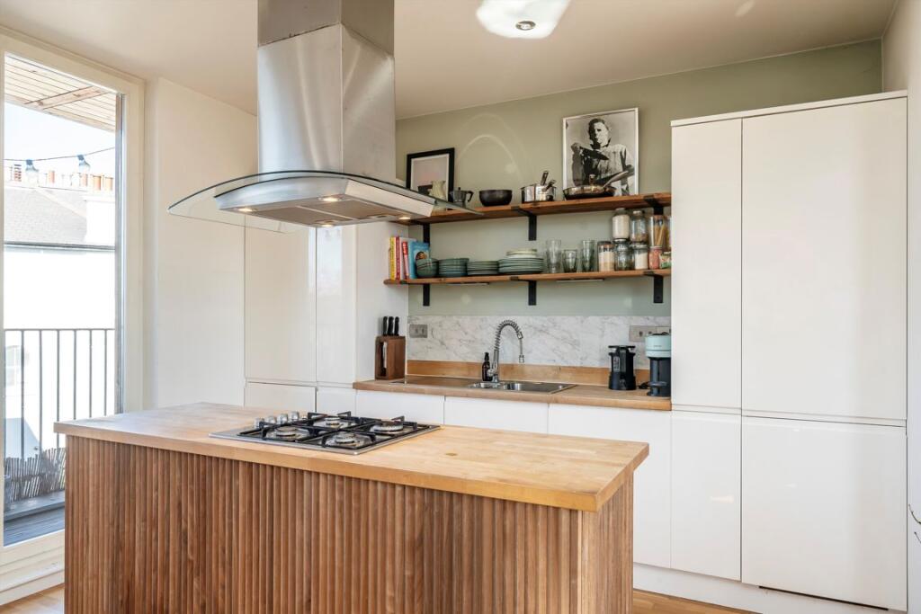 Apartment in London - View 3