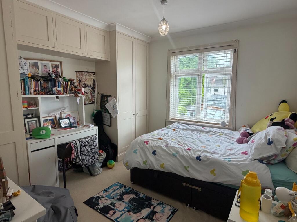 House in Gravesham, Kings Farm - More