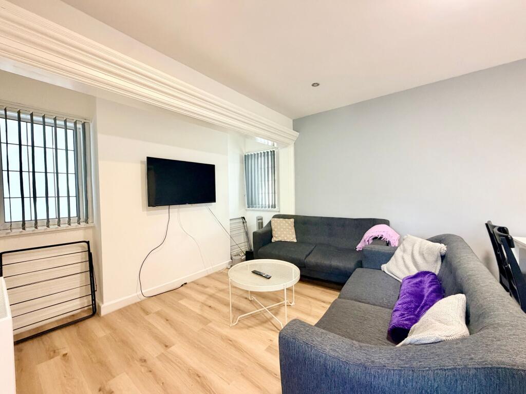 Apartment in Nottingham - View 5