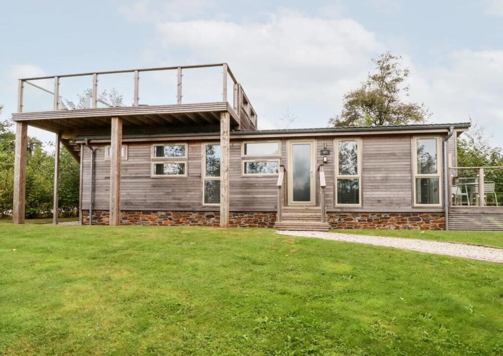 2-bed caravan on 1 Southern Place, Southern Halt, Havett Road, Dobwalls, Cornwall, £150,000