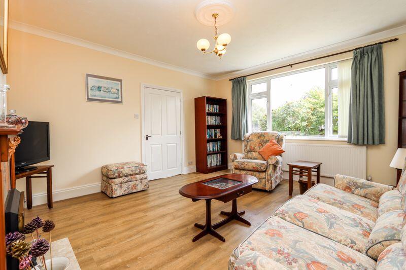 Cambridge Road, Clevedon photo 2