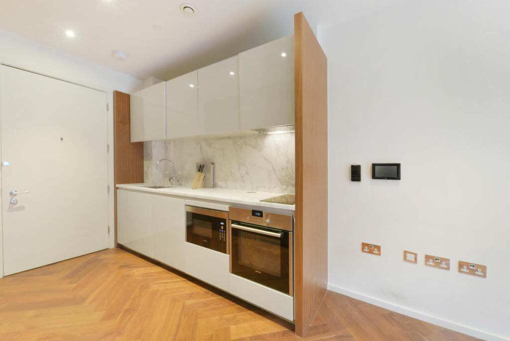 Apartment in London - More