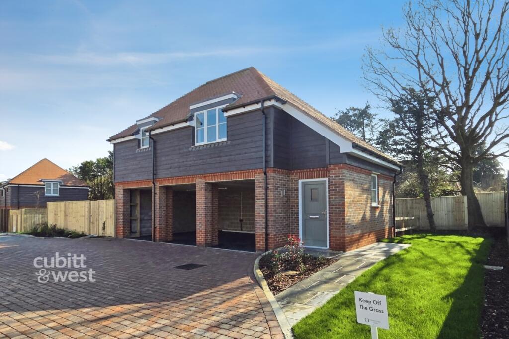 Main image of property: Eastmead Lavant PO18