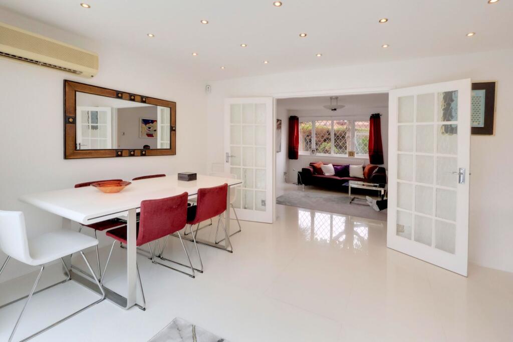 House in London, Shirley - View 4