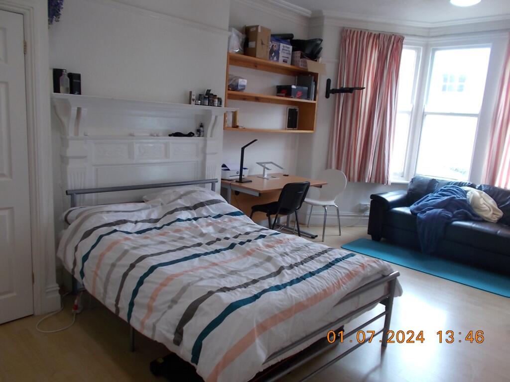 House in Bristol, Clifton - View 2
