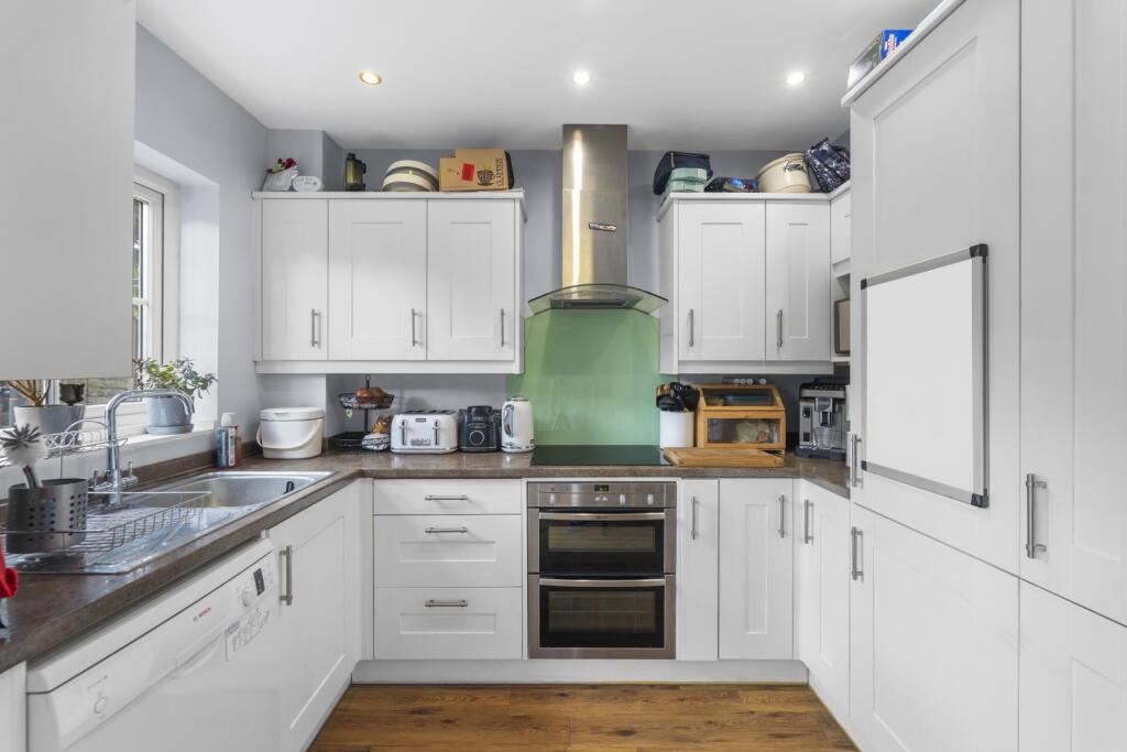 House in East Hertfordshire, St Michael's Mead, Bishop's Stortford - More