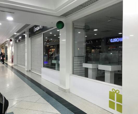 PHOTO  Unit 63  31 Westbury Mall Fareham Shopping Centre.JPG