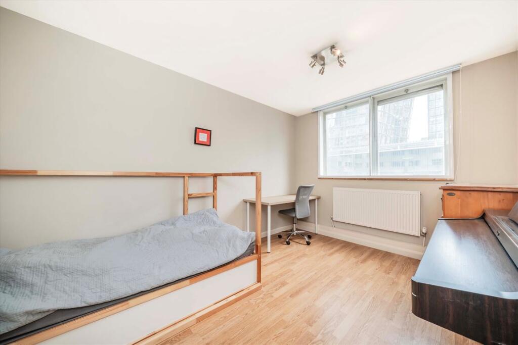 Apartment in London - More