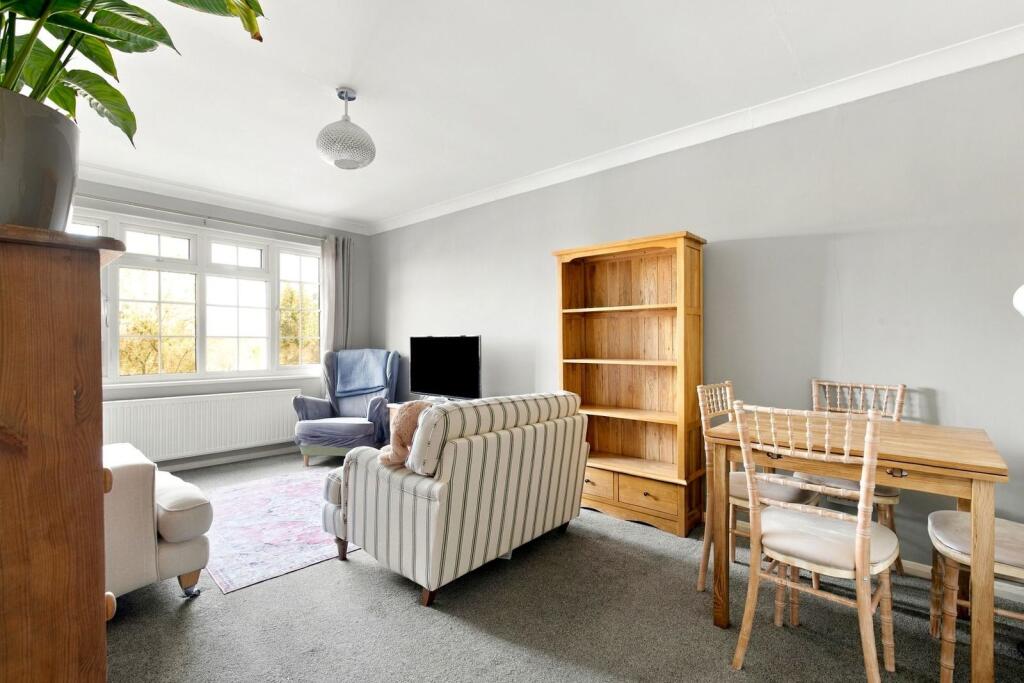 Apartment in Twickenham - View 3