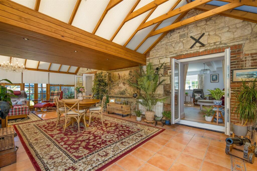 House in Chillerton - View 5