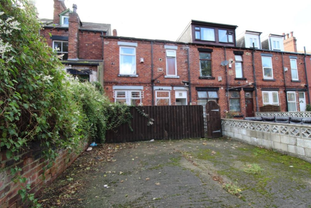8 bedroom house for rent