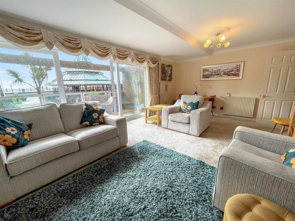 Apartment in Canterbury - More