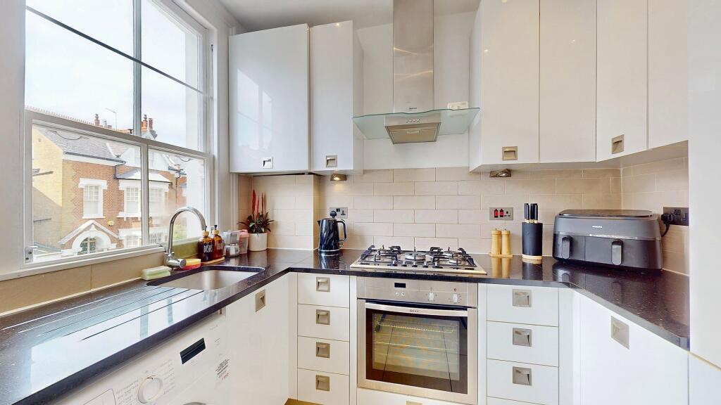 Apartment in Twickenham - More
