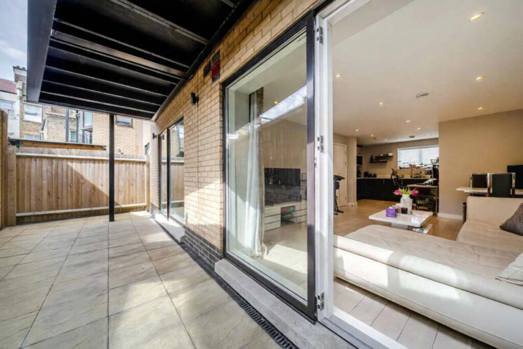 Main image of property: Thurlow Park Road, London, SE21