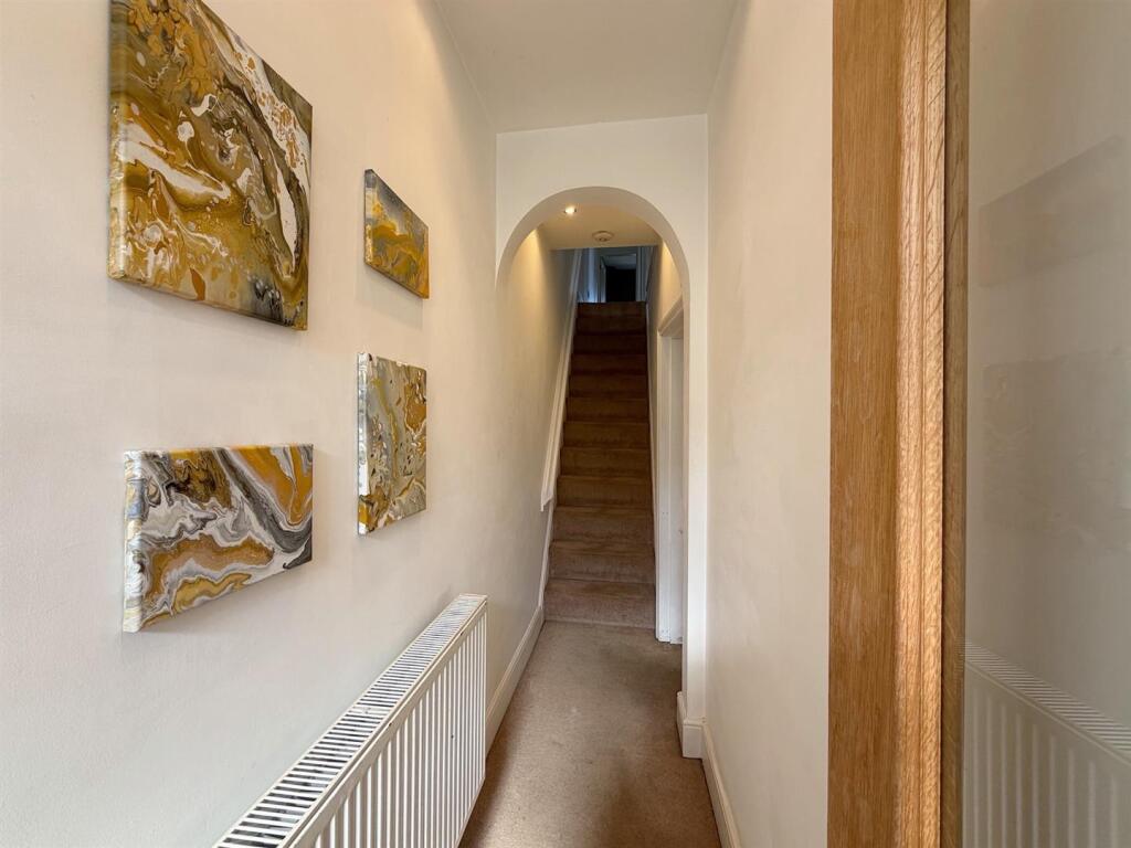 House in Wrexham, Rhosddu - View 2