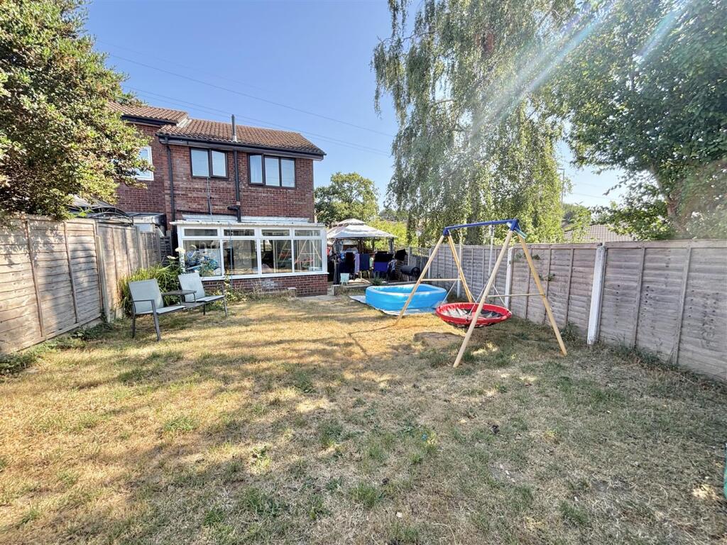 Sycamore Close, Creekmoor photo 2