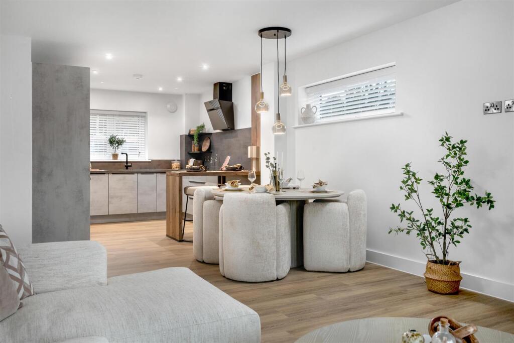 Apartment in Nottingham, Bramcote - View 3