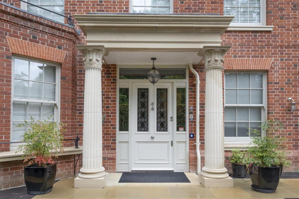 House in London, Copse Hill, Raynes Park - View 5