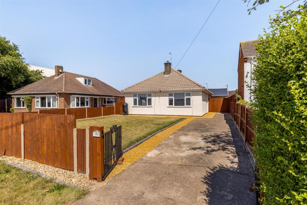 2-bed bungalow on Rochford Tower Lane, Fishtoft, Boston, £244,500