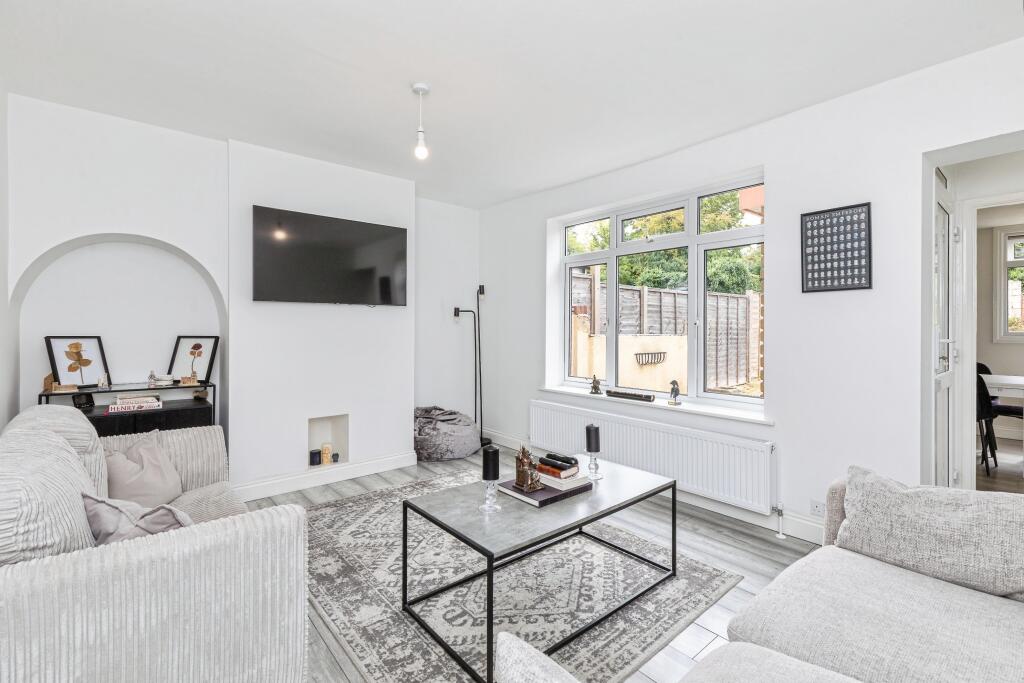 House in Gillingham, Medway - View 3