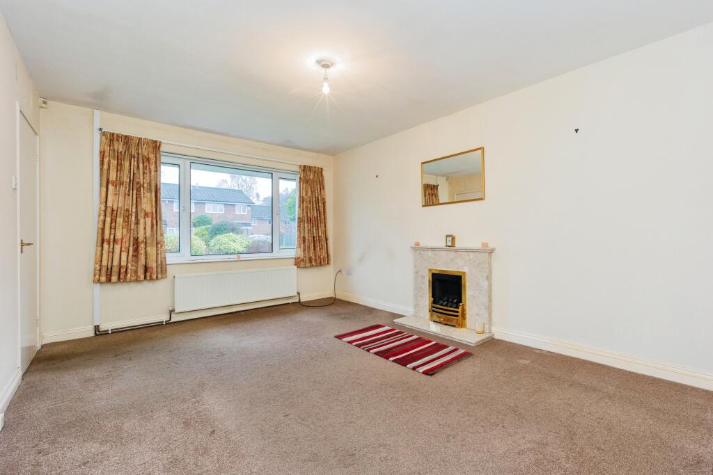 Maple Close, Sale, Greater Manchester, M33 photo 4