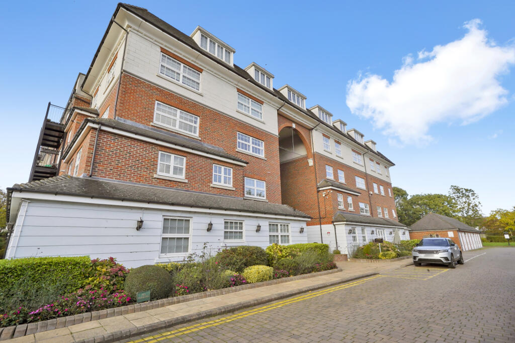 3-bed flat on Ambassador Court, NW4, £850,000