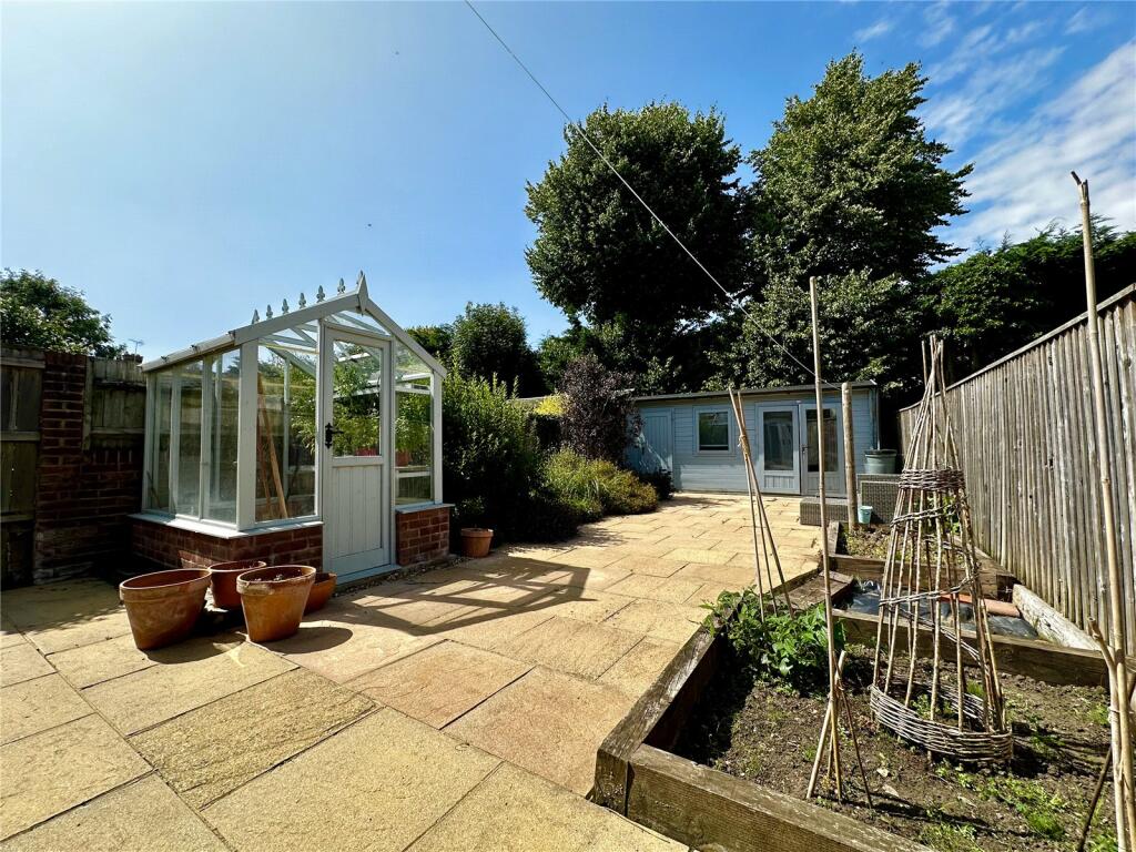 Bridge Road, Lymington, Hampshire, SO41 photo 3