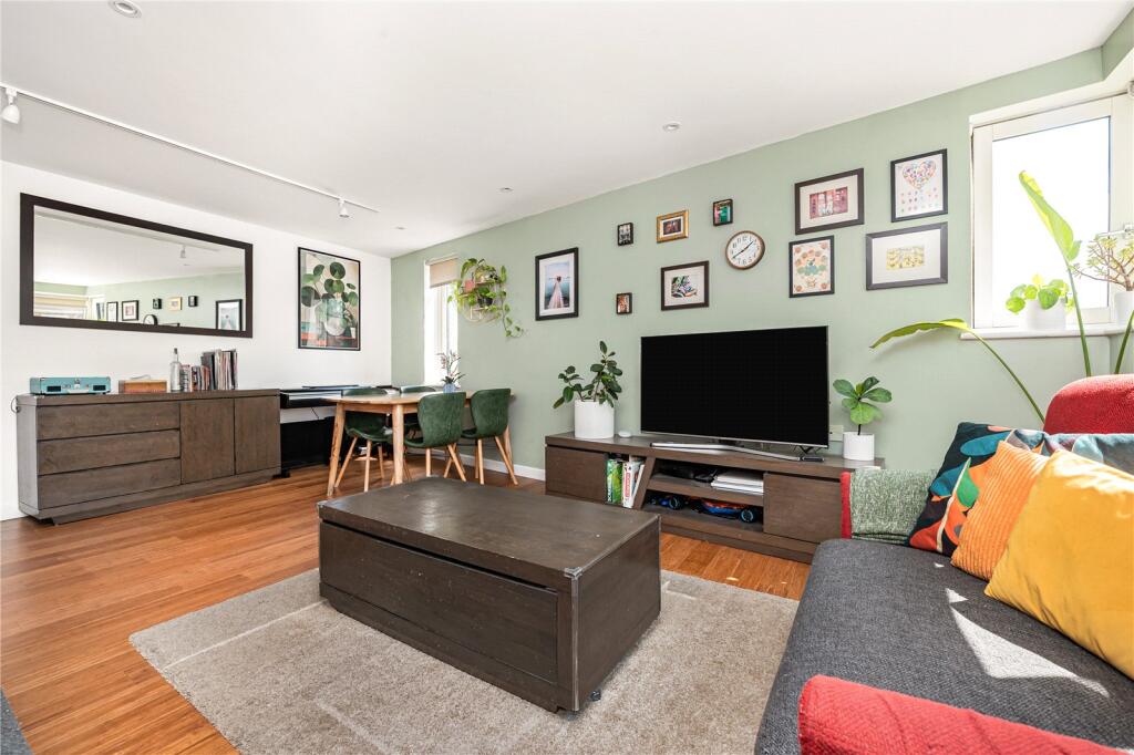 Apartment in Twickenham - More