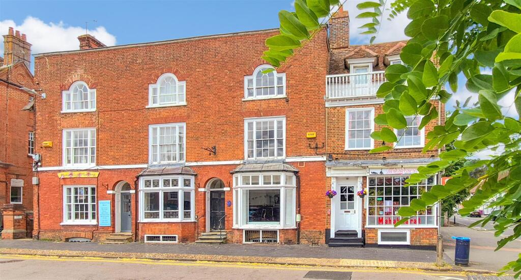 3-bed terraced on Market Square, Winslow, Buckingham, £200,000