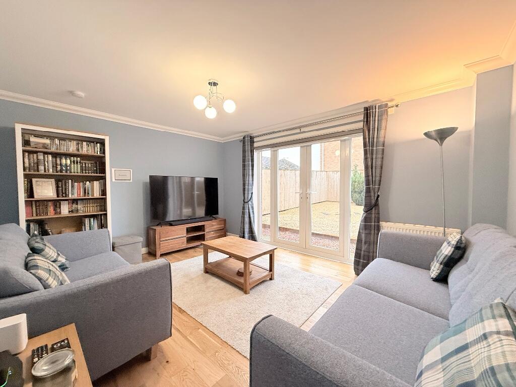 8 Burder Park, Carron, FK2 8FL photo 2