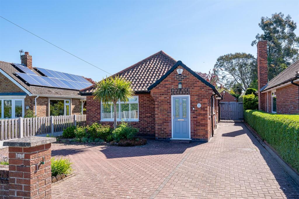 3-bed detached on Sherwood Grove, Acomb, York, YO26 5RD, £500,000