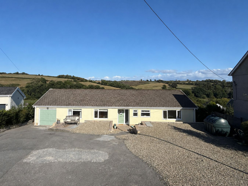 Main image of property: Bronwydd Arms, Carmarthen, SA33