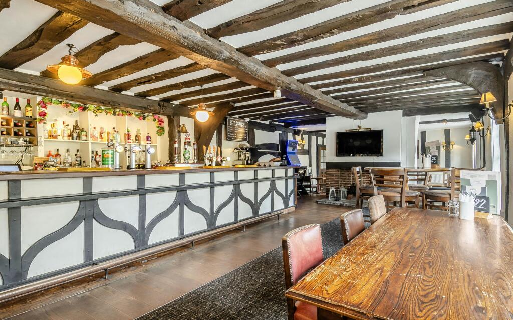 8685243-interior25.jpg