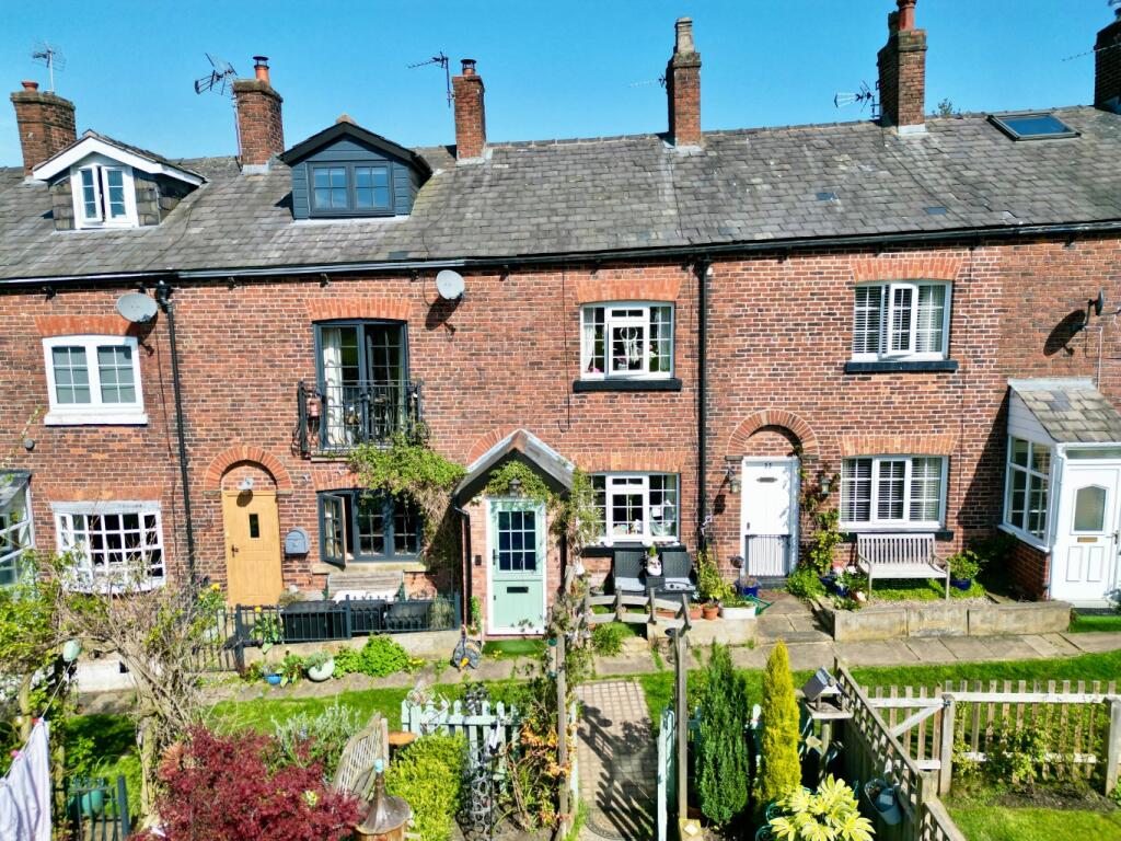 Main image of property: Daisy Bank, Gee Cross, Greater Manchester, SK14 5DP