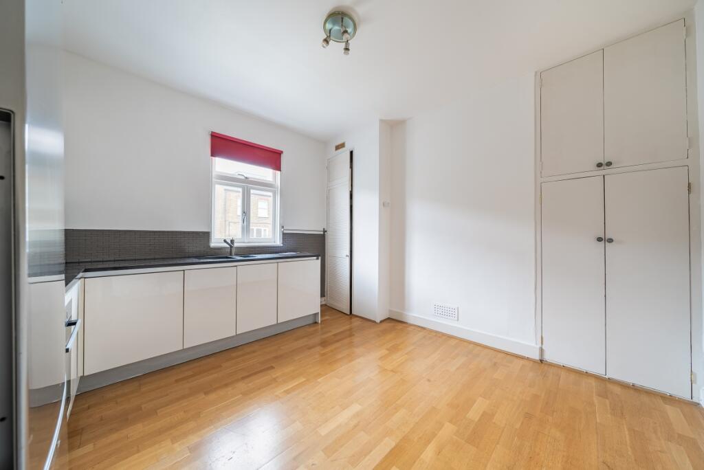 Apartment in London - View 5