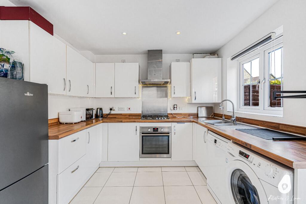House in Cherwell, Kingsmere, Bicester - View 3