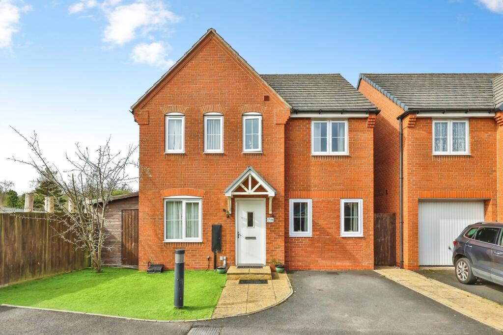 Main image of property: Dexters Grove, Hucknall, Nottingham, Nottinghamshire, NG15