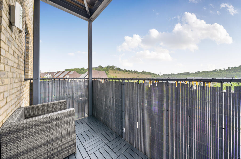 Norman Lane, Ebbsfleet Valley, Swanscombe, DA10 - View 2